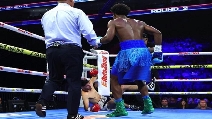 Hasil Tinju Dunia, Mike Ohan Jr Keok Dihajar Abdullah Mason, Wasit Hentikan Pertarungan