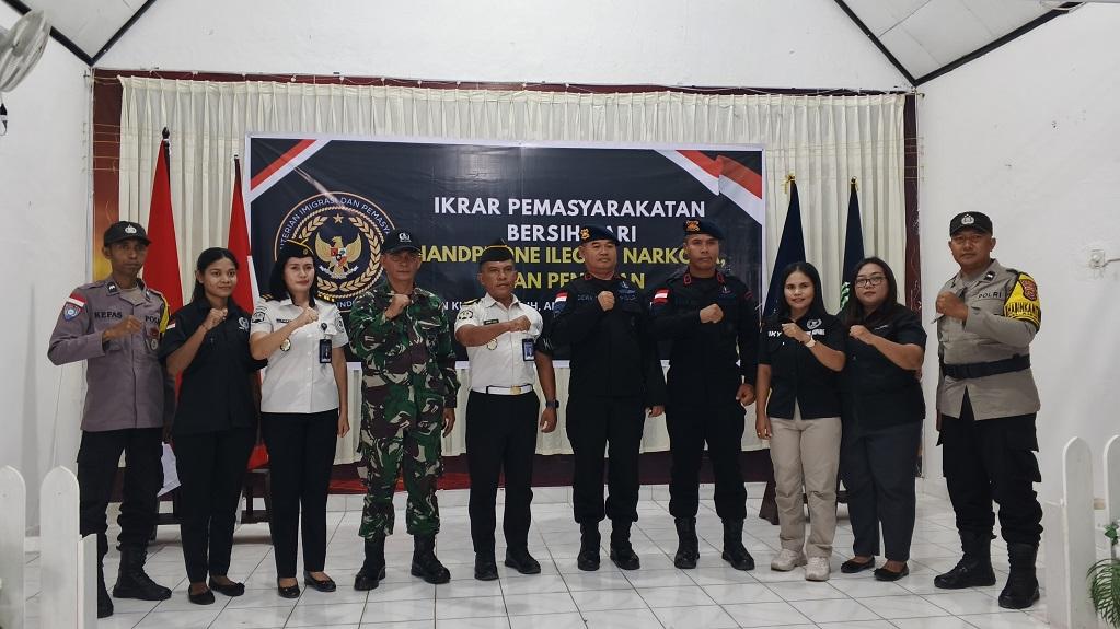 Ikrar-Pemasyarakatan-Bersih-Rutan-Kelas-II-B-Kupang-Komitmen-Zero-HP-Ilegal-Narkoba-dan-Penipuan.jpg
