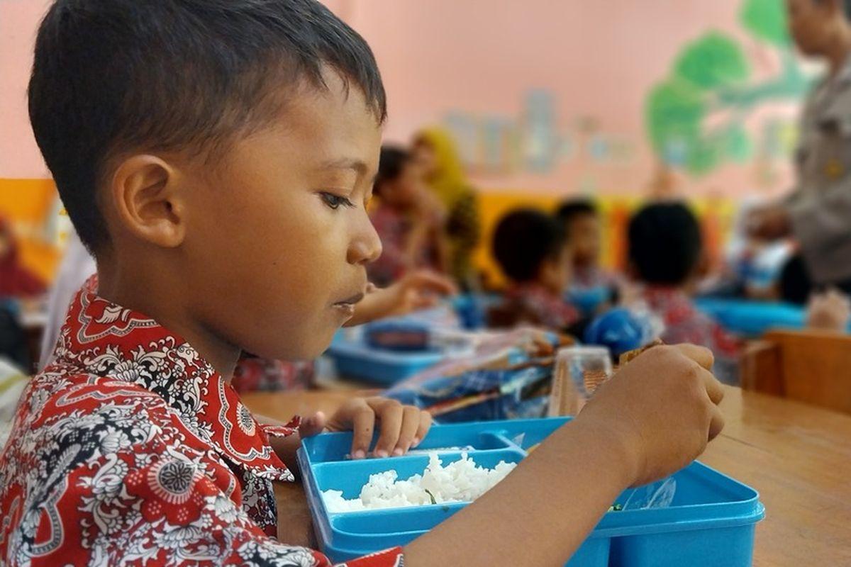 Ilustrasi-makan-bergizi-gratis-siswa-SD.jpg