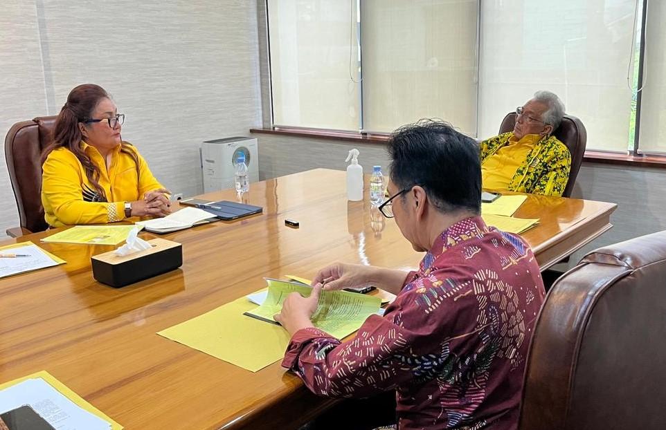 Inche Sayuna Adukan Ketua DPD Golkar NTT ke Mahkamah Partai dan Dewan Etik