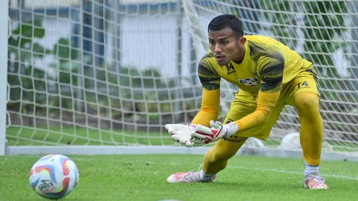 Jadwal-Liga-1-Persib-Rekrut-Penjaga-Gawang-Baru-Kevin-Ray-Mendoza-Begini-Respon-Teja-Paku-Alam.jpg