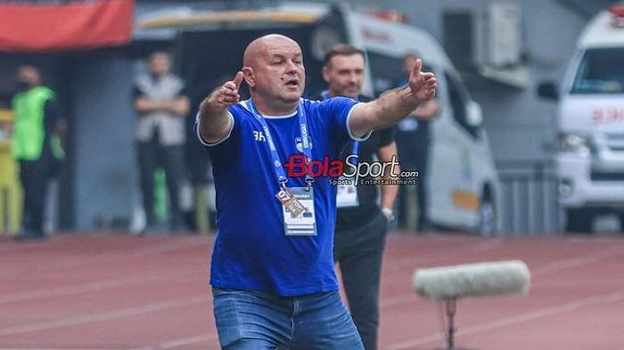 Jelang Laga Persib vs Persis, Bojan Hodak tak Jamin Marc Klok Tampil Bela Maung Bandung