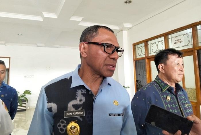 Johni Asadoma Usulkan Kenaikkan Tiket TN Komodo untuk Wisatawan Mancanegara