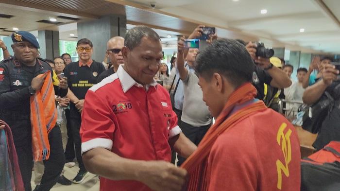 Sambut Atlet Tinju PON XXI Aceh-Sumut,Johni Asadoma Sebut Kiblat Boxing Kedepan Ada di NTT