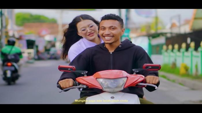 Lirik Lagu Daerah NTT dari Bajawa Ngada Judul Marina Bidan Desa Marunggela - Pos-kupang.com