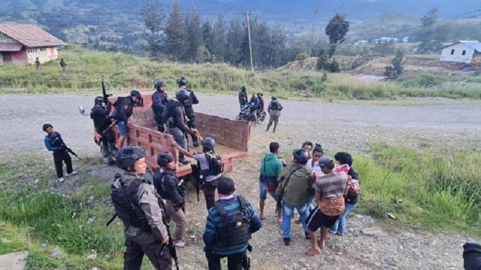 Di Kampung Pamebut, KKB Papua Tembak Perempuan Lalu Eksekusi Mati Praka JM