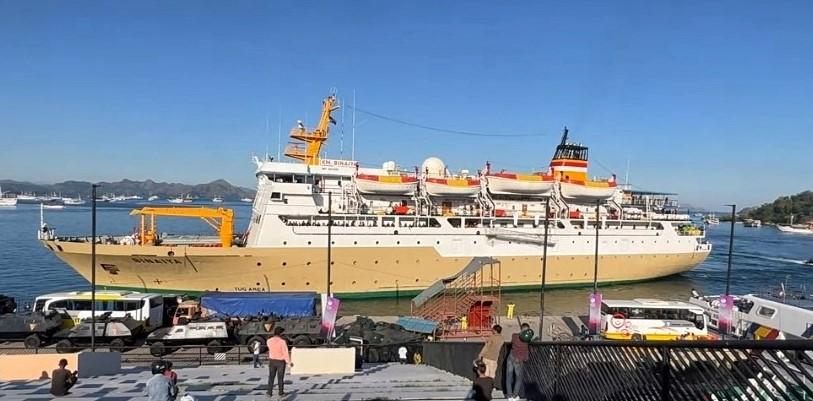 kupang/KM-Binaiya-Sandar-di-Labuan-Bajo.jpg