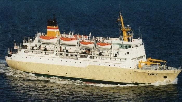 KM-Sangiang-kapal-pelni-di-Indonesia-Timur.jpg