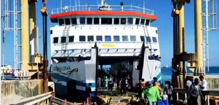 KMP-Lakaan-melayani-rute-pelayaran-terdekat-Kupang-Hansisi.jpg