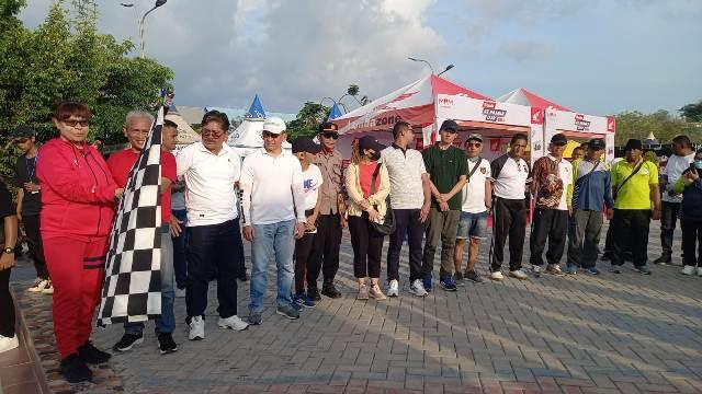 Caffe Booth Niniti Partisipasi Jalan Santai Pos Kupang Rame- Rame Bakumpul