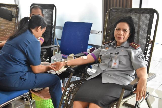 Hari Bhakti Imigrasi ke-74, Kanwil Kemenkumham NTT Gelar Donor Darah