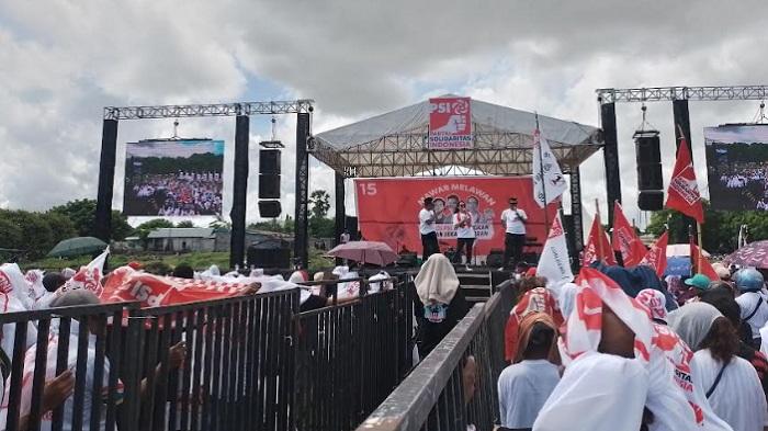 Lagu Bale Pulang Buka Panggung Rakyat PSI di Kupang