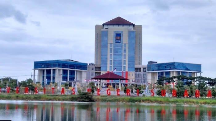 Kampus-Universitas-Negeri-Surabaya-di-Surabaya.jpg