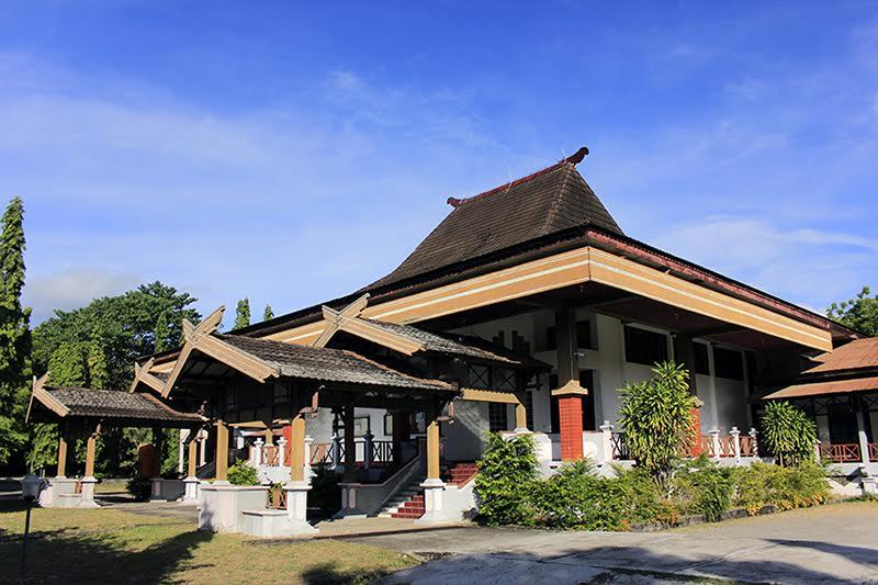 Kantor-DPRD-Kabupaten-Sikka-di-Jalan-El-Tari-Maumere.jpg
