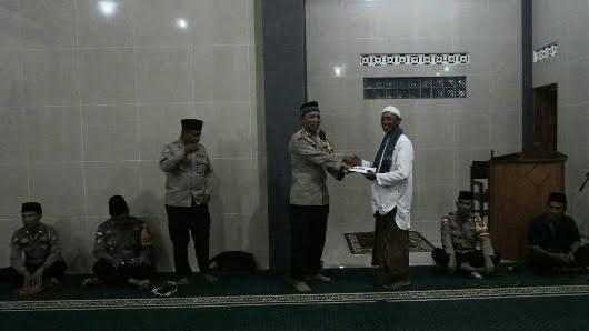 Kapolres-Ngada-AKBP-Padmo-Arianto-dalam-Safari-Ramadhan.jpg