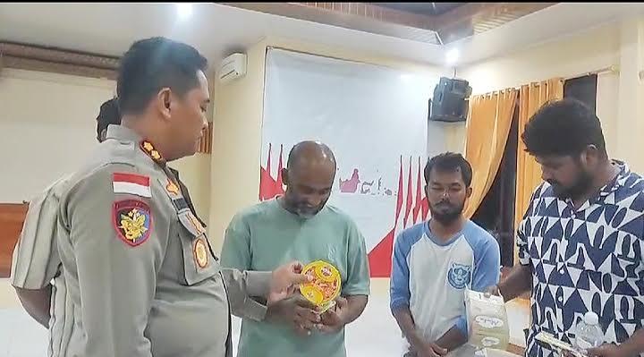 Tipu Imigran Makan di Rumah, Dua ABK Kabur Tinggalkan 15 WNA Bangladesh di Pantai Hena Rote