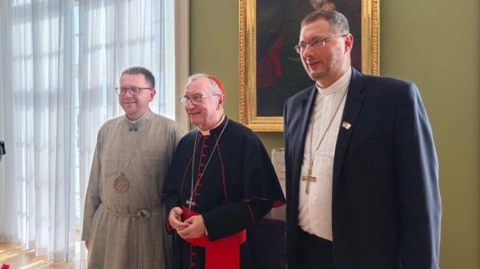 Kardinal-Pietro-Parolin-di-Ukraina_01.jpg