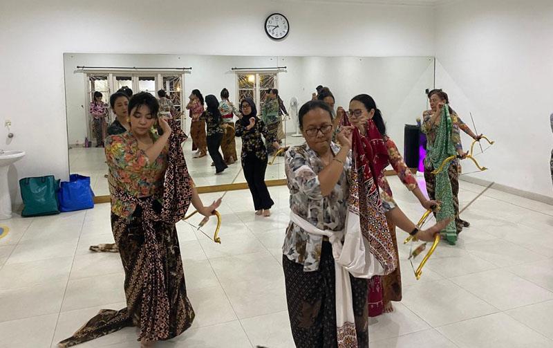 Kebaya-Menari.jpg