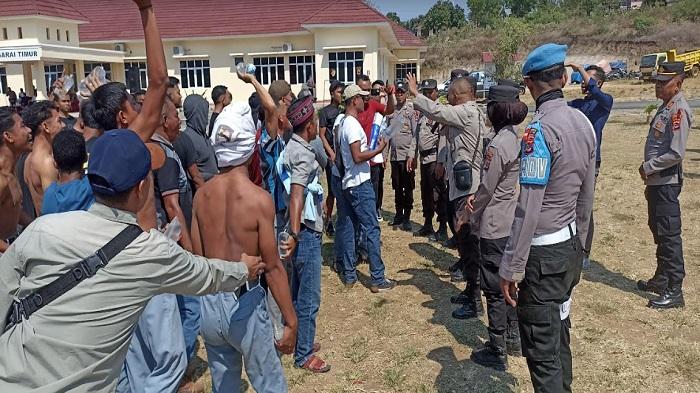 Polres Manggarai Timur Gelar Simulasi Sispamkota Operasi Mantap Brata Turangga 2023-2024