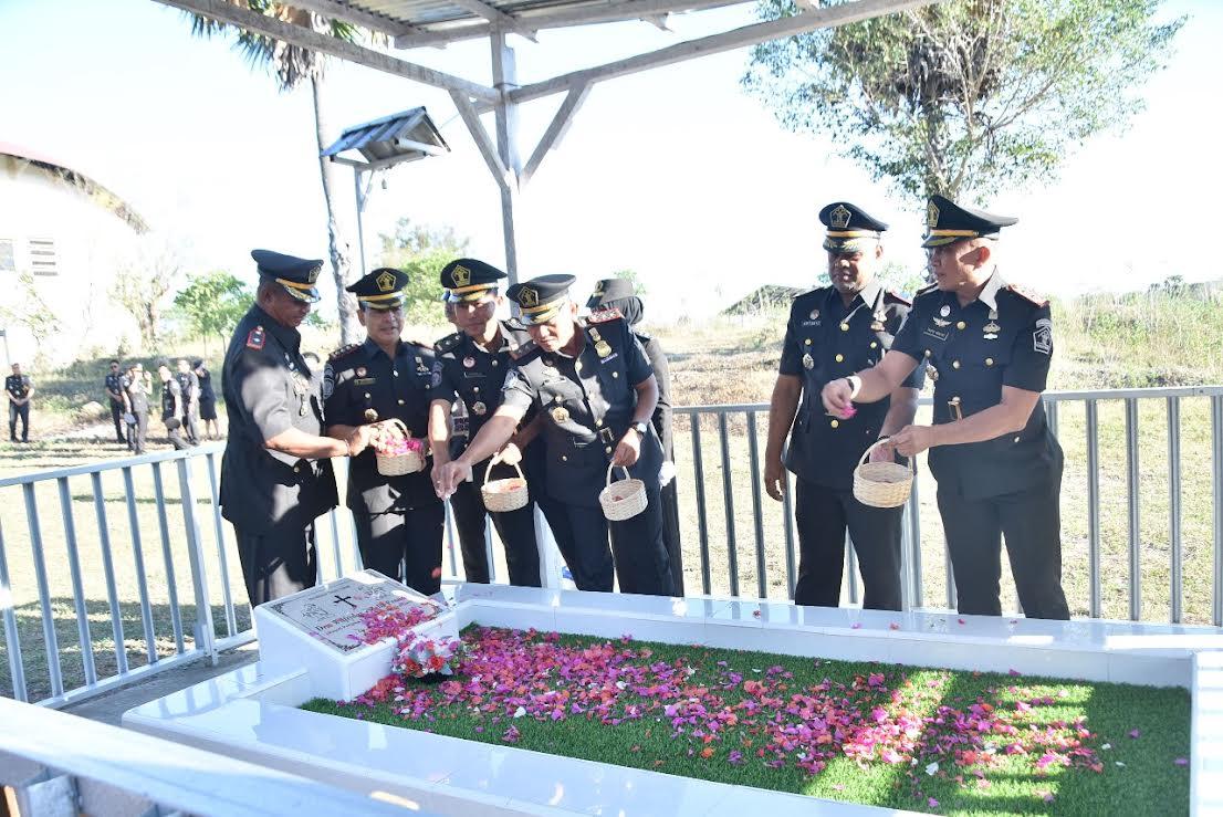 Sambut Hari Pengayoman, Jajaran Rudenim Kupang NTT Terlibat dalam Prosesi Tabur Bunga