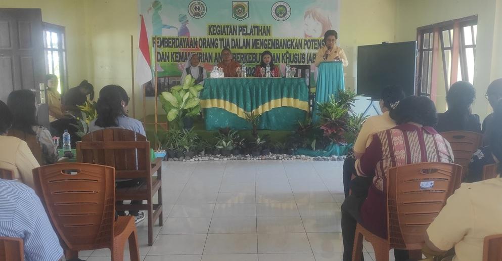 PP PAUD NTT dan Bhakti Luhur Latih Orang Tua Anak Berkebutuhan Khusus