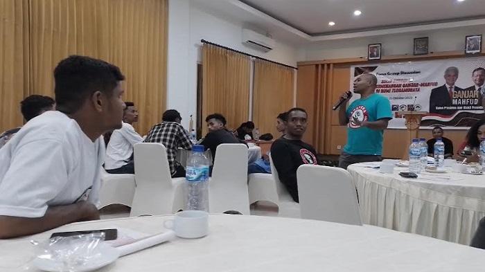 Ketua-Posko-Perjuangan-Rakyat-Pospera-Ganjar-Yanto-Lili-dalam-focus-group-discussion.jpg