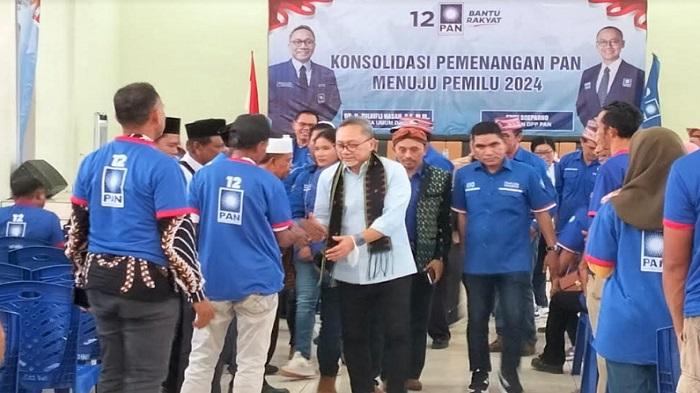 Kampanye di Labuan Bajo, Zulkifli Hasan Klaim Jokowi Sudah Kader PAN