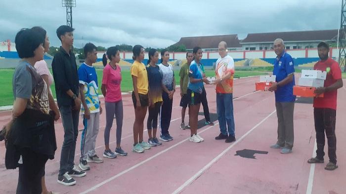 Target Emas di PON XXI Aceh-Sumut, PASI NTT Beri Perangkat Latih dan Tanding Bagi Atlet
