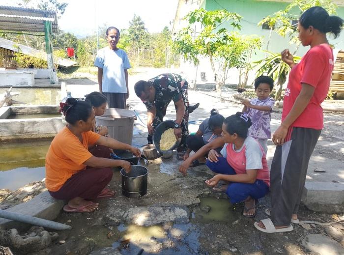 Satgas Teritorial Kodim 1605/Belu Latih Kader Posyandu Buat Tempe untuk Cegah Stunting - Pos-kupang.com