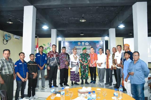 Simon Petrus Kamlasi Buka Kegiatan Komsos dengan Komponen Masyarakat