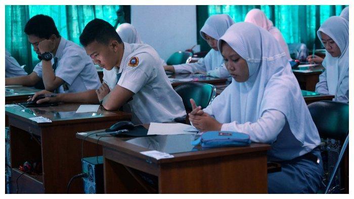 Kunci jawaan Soal Ujian Sekolah Antropologi Kelas 11 Halaman 54: Kebiasaan Perilaku Sehari-hari