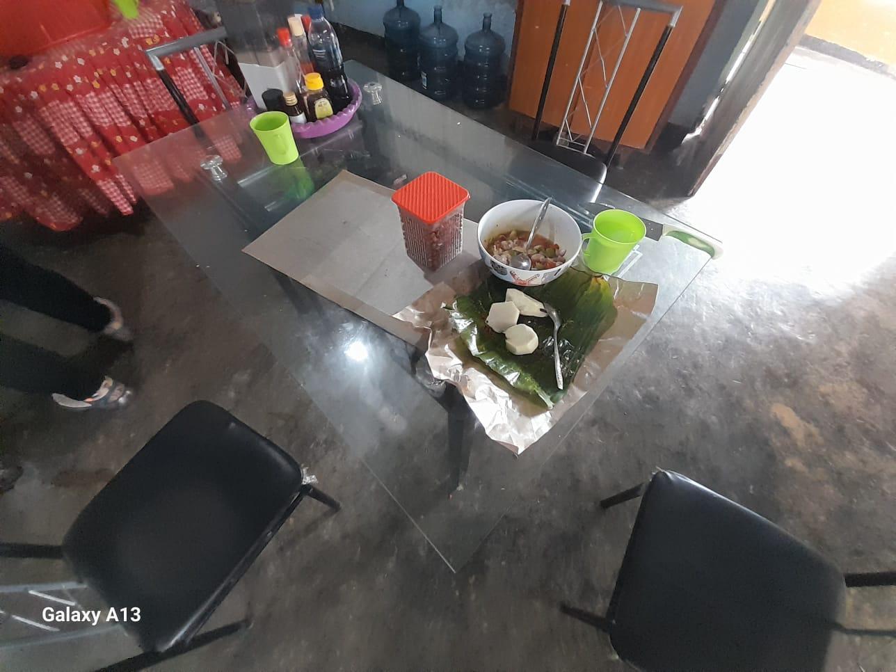 Kuliner NTT Lawar Usus Ayam dan Ati serta Rempelok Ayam Mix Jeruk Nipis dan Bawang Ala Ferry Ndoen