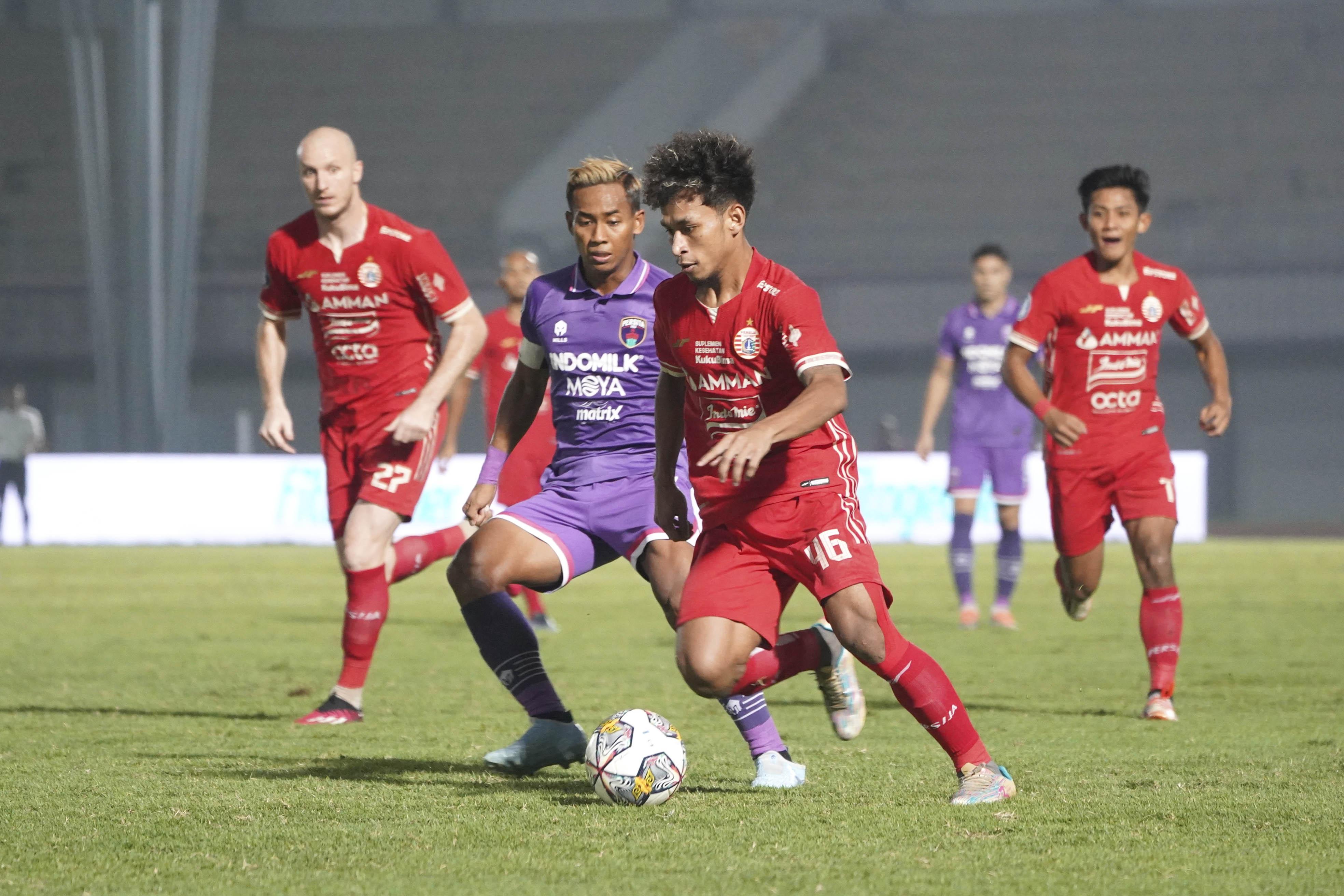 Laga-tunda-pekan-ke-23-antara-Persita-Tangerang-vs-Persija-Jakarta.jpg