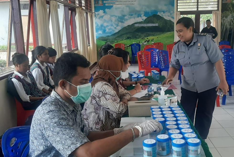 Lapas-Atambua-menggelar-tes-urin-bagi-Warga-Binaan.jpg