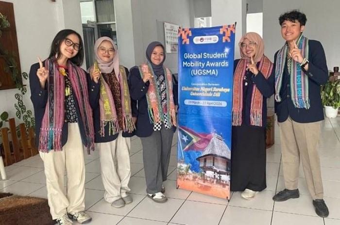 Lima-mahasiswa-Unesa-peserta-Program-UGSMA-di-Timor-Leste.jpg