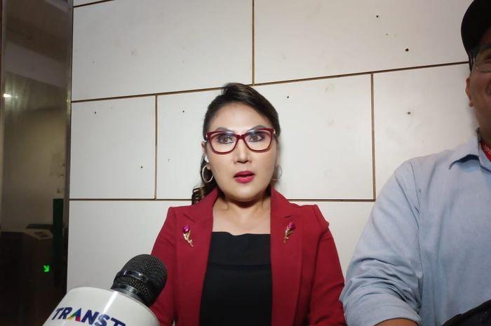 Lita Gading  Target Ahmad Dhani Harus Dikeluarkan dari DPR Usai Disebut Psikolog Gadungan