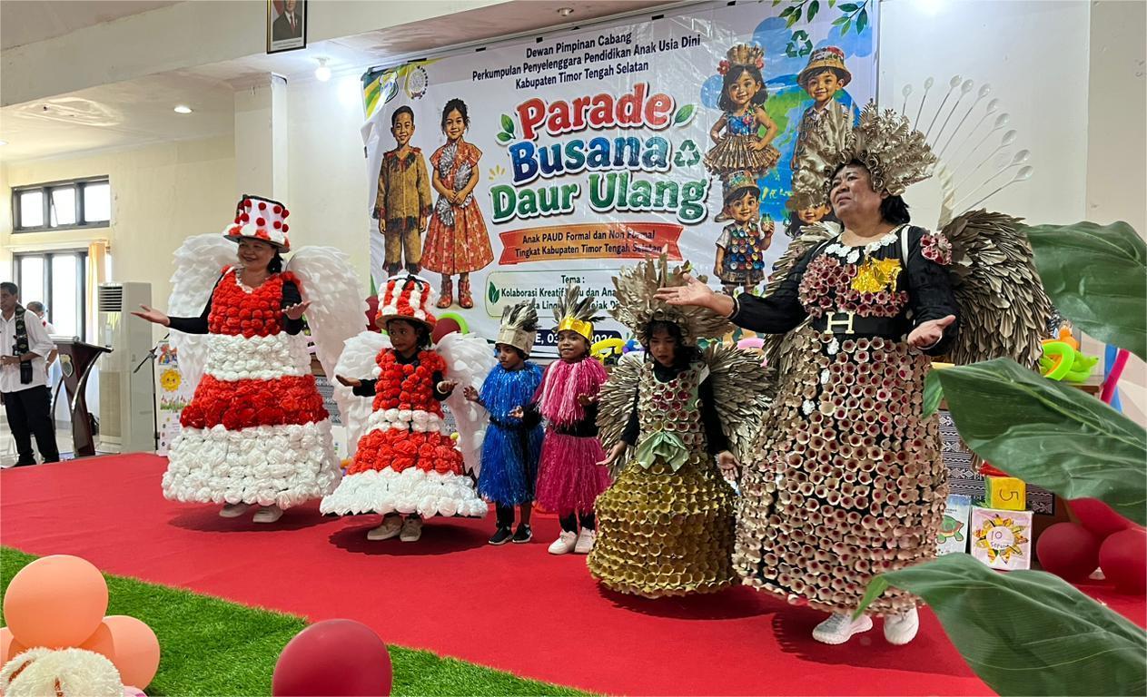 Lomba-busana-daur-ulang-limbah.jpg