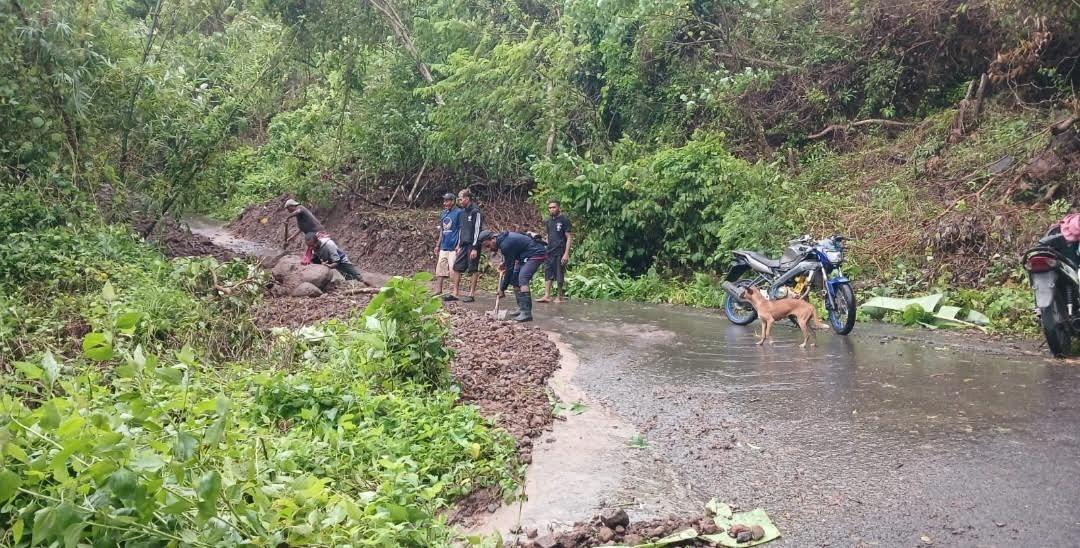 Selalu Longsor, Warga Tanjung Bunga Minta Pemda Flores Timur Bangun Talud