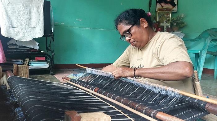 Denyut Ekonomi Penenun di Lewokluok Flores Timur, Selembar Tembus Rp 10 Juta