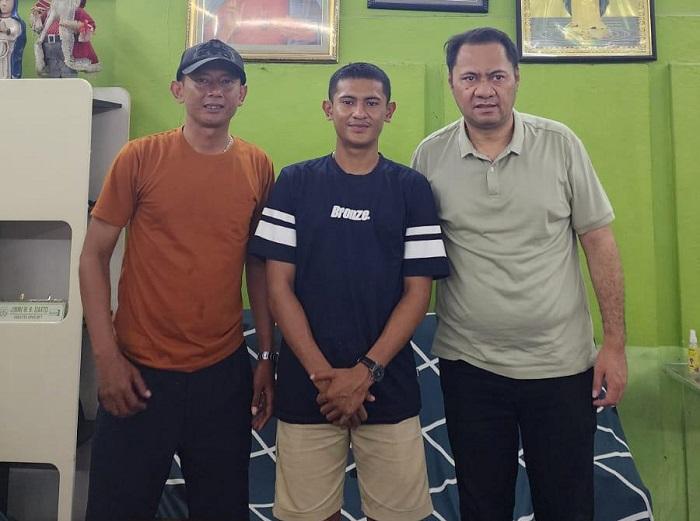 Mario-Nono-bersama-orang-tua-dan-ketua-AFP-NTT.jpg