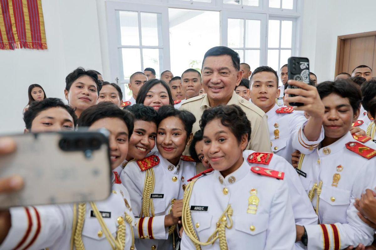 Menteri-Pertahanan-saat-kunjungan-kerja-ke-FVLM-Unhan-di-Kabupaten-Belu-NTT-Kamis.jpg