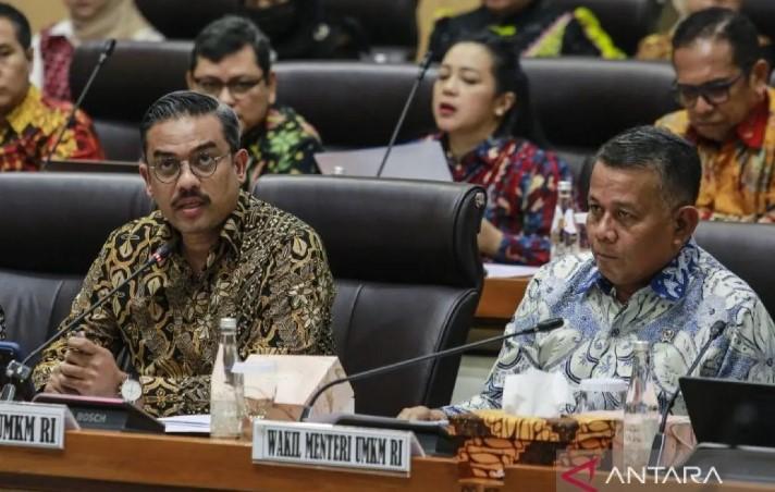 Menteri-UMKM-dan-Wamen-UMKM-saat-raker-dengan-Komisi-VII-DPR-RI.jpg