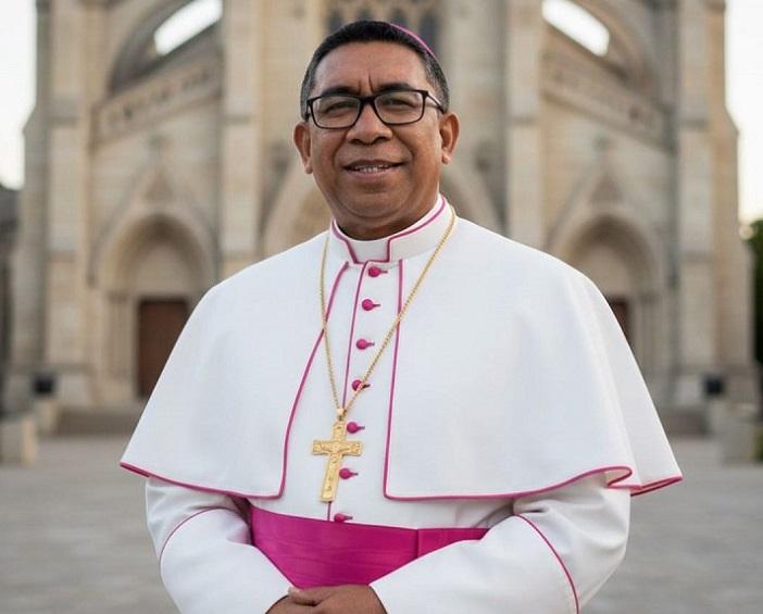 Mgr-Hans-Monteiro-terhitung-22-November-2025-menjabat-sebagai-Uskup-Larantuka.jpg