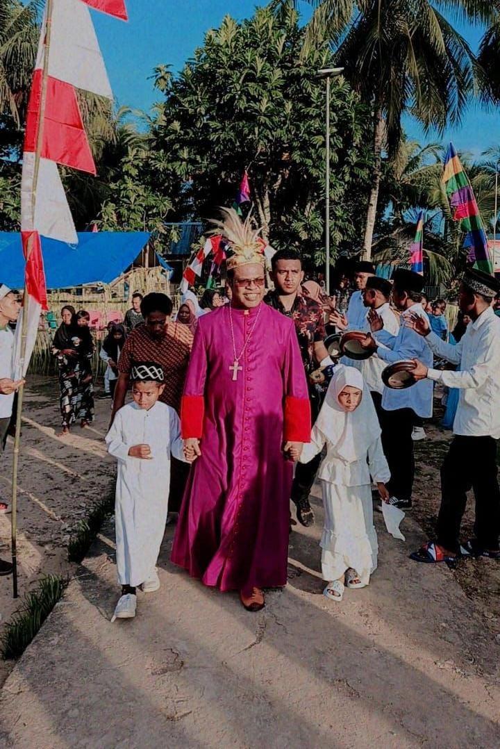 Mgr-Inno-Ngutra-menyampaikan-Renungan.jpg
