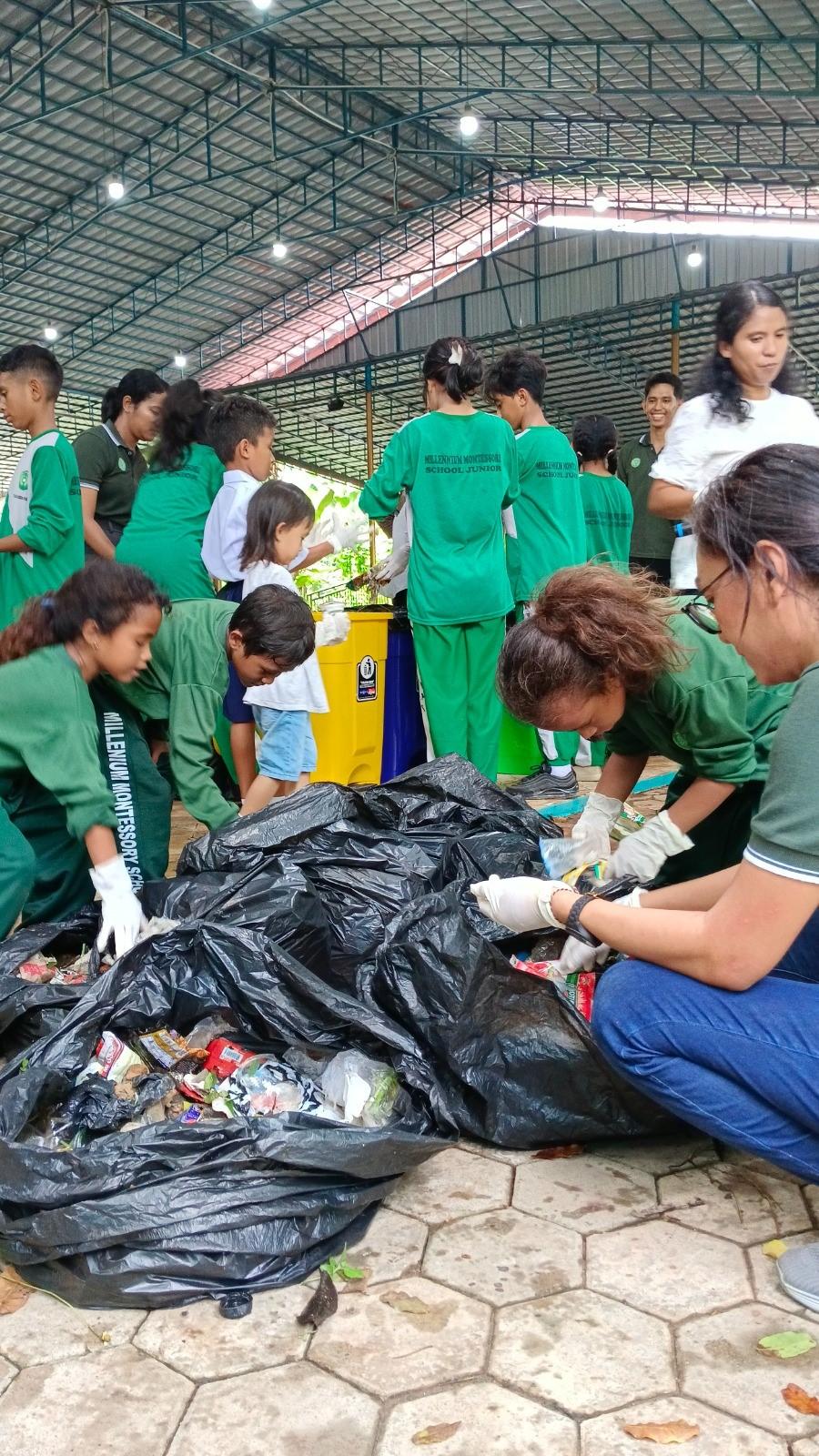 Millennium-Montessori-Kupang-Gelar-Workshop-Pengelolaan-Sampah.jpg