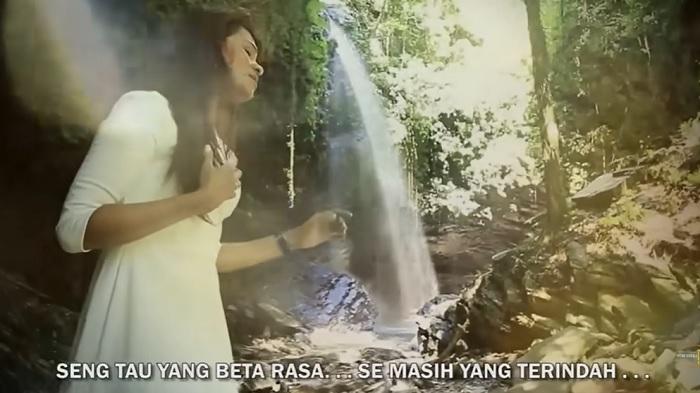 Mitha-Talahatu-membawakan-lagu-Beta-Seng-Marah.jpg