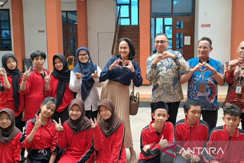 Murid-Sekolah-Rakyat-Kerja-di-Luar-Negeri.jpg