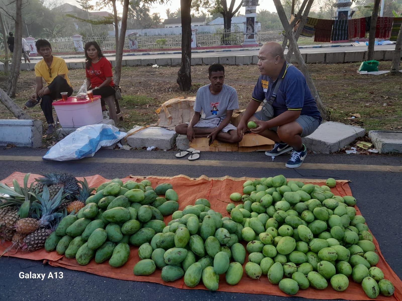 Kuliner NTT Nimrot Cari Berbeda di Lokasi Kupang Car Free Day Jalan E Tari Kota Kupang