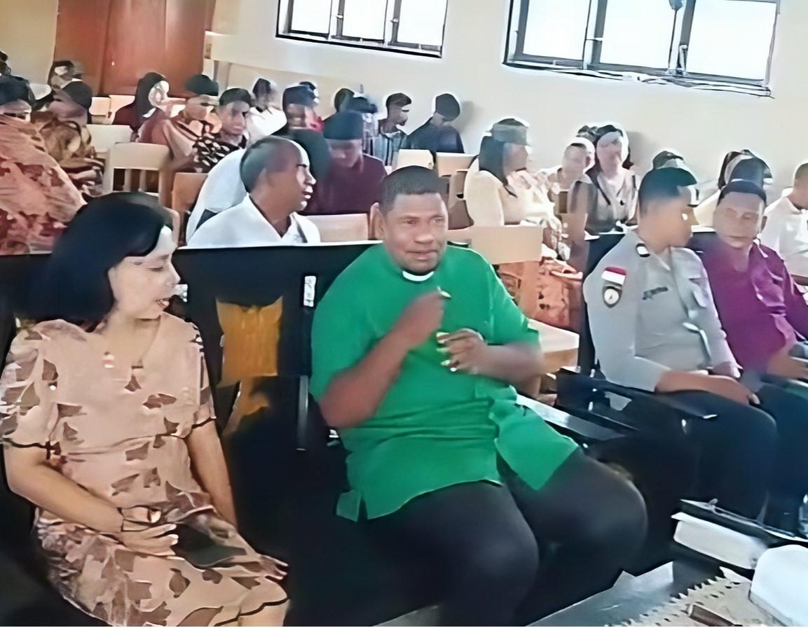 Natal-dan-Tahun-Baru-Bersama-SMKN-Pantai-Baru-Allah-Hadir-untuk-Menyelamatkan-Keluarga.jpg