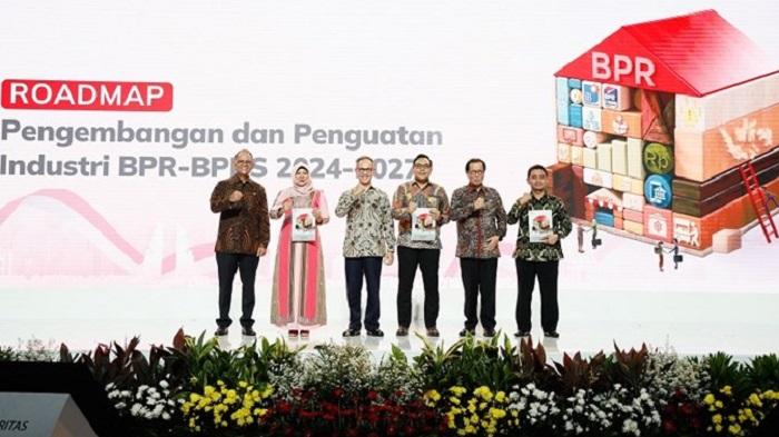 OJK Luncurkan Roadmap Penguatan dan Pengembangan Industri BPR BPRS 2024-2027